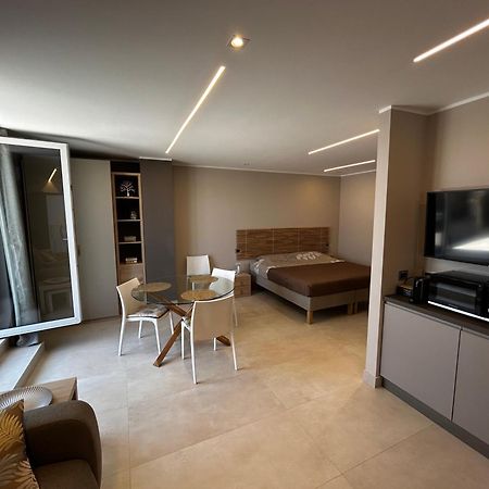 Apartamento R39 Attic With Terrace And Private Parking Milán Exterior foto